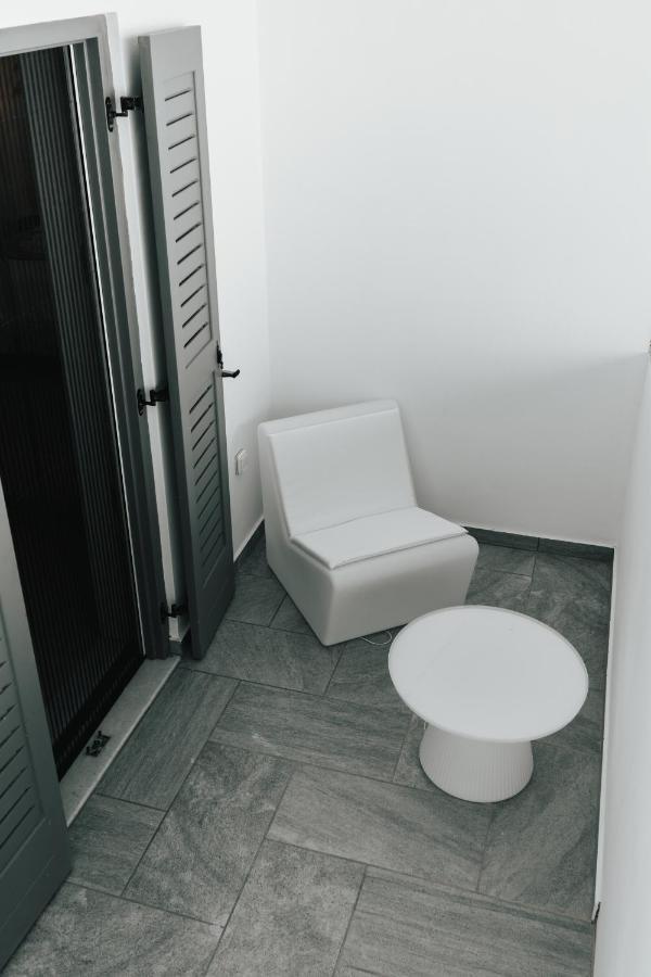 K Suites Ios Bagian luar foto